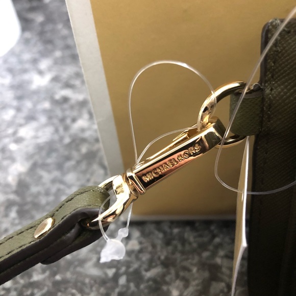 Michael Kors Wristlet (Wallet) - Picture 2 of 5